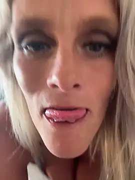 Snapshot of vixendoll87 chatting on September 15, 8:49 pm vixendoll87 online show from September 15, 8:49 pm
