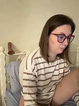 BeatriceTender online show from December 4, 3:09 am