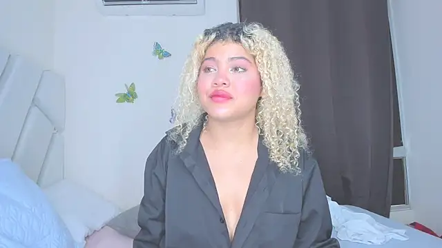 sofiacastillo01 online show from April 10, 5:08 pm