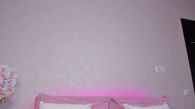 Erika Carpenter online show from November 14, 12:10 am