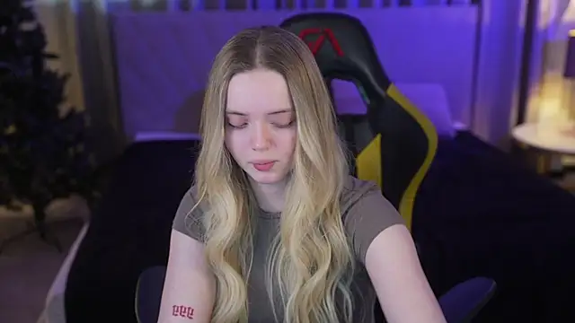 Cassy-Celestial  online show from January 14, 9:25 am