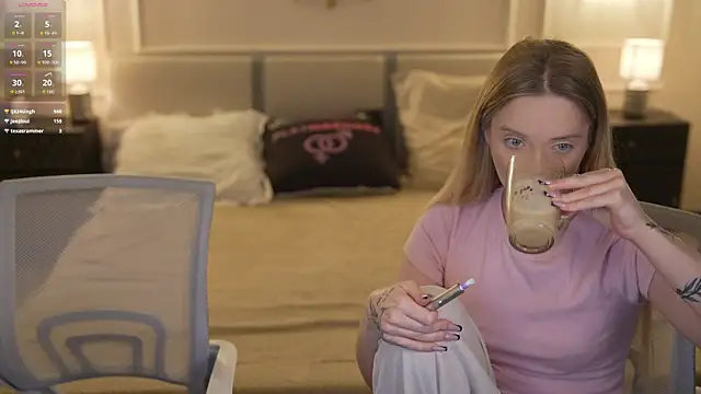 Cassy-Celestial  online show from December 2, 9:11 am