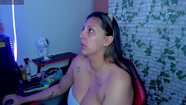 Snapshot of MIABOOBS__ chatting on October 20, 6:55 pm MIABOOBS online show from October 20, 6:55 pm