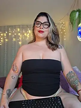 Juliietha servas online show from June 25, 12:43 am