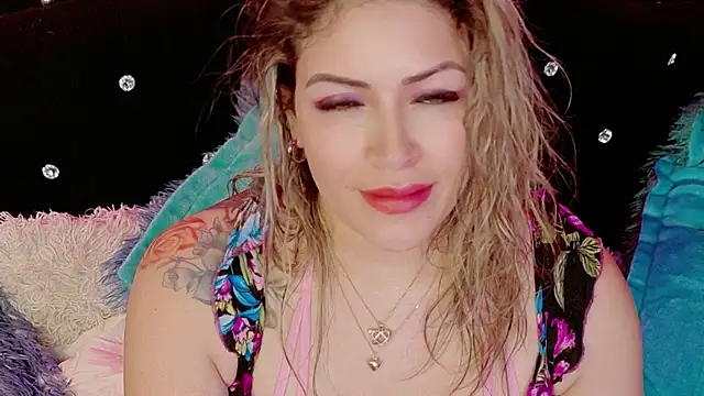 Natalia Montoya online show from December 13, 10:27 pm