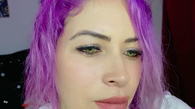Natalia Montoya online show from May 15, 1:11 am