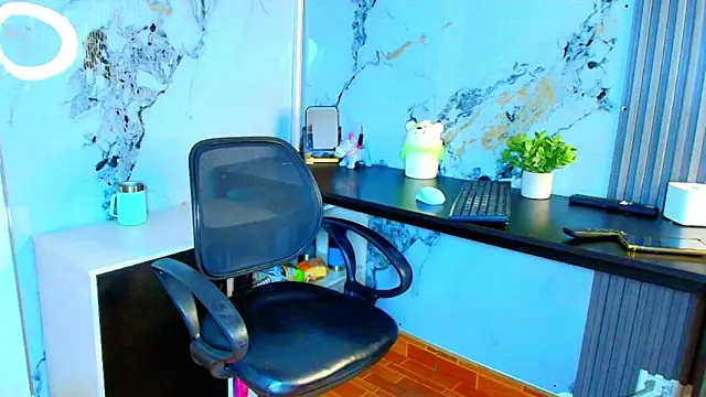 AlixLong online show from November 18, 9:16 pm