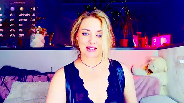  JuliaSpace  online show from June 27, 6:47 pm