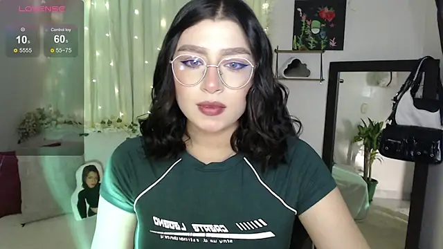 mily thomson b  online show from October 4, 10:47 pm