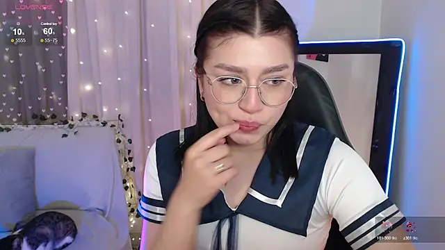 mily thomson b  online show from October 31, 12:01 am