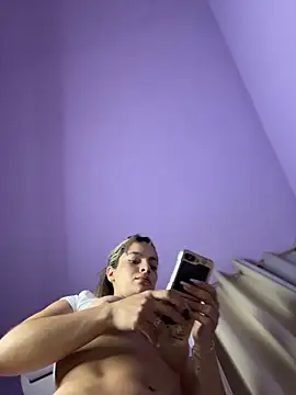 emiss  online show from February 15, 5:23 pm