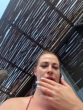 streetdoll online show from March 8, 1:26 pm