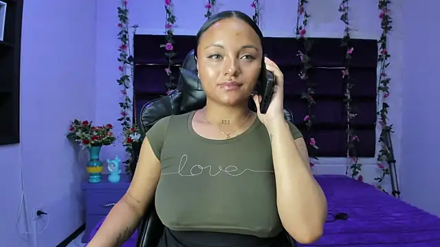 sweelanna   online show from June 4, 12:27 am