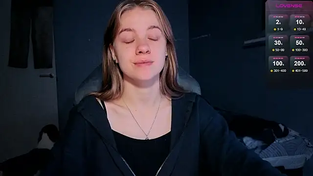 candy maggie online show from November 4, 6:02 pm