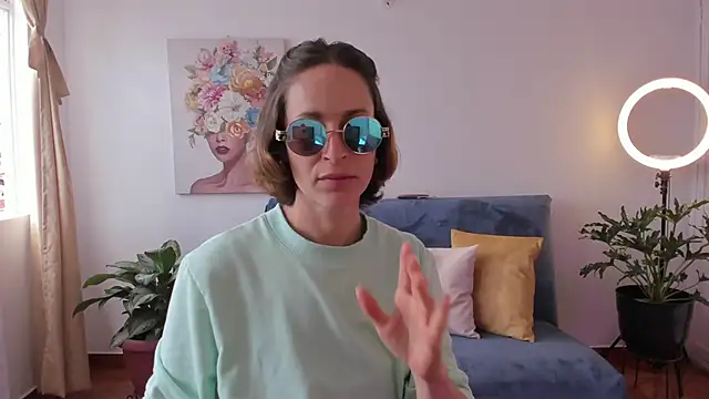 cuddlingbunny online show from March 16, 5:17 pm