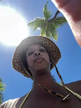 Your Paris online show from April 18, 3:58 pm