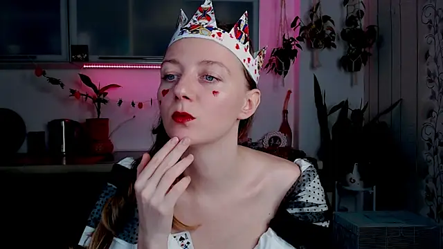 Elly Helly online show from October 31, 8:24 pm