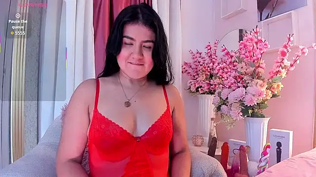 scarlet fostt  online show from November 20, 1:45 pm