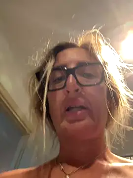 casalinga88 online show from September 18, 5:50 am