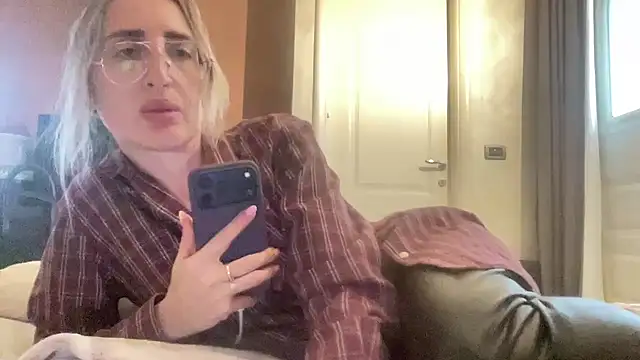 casalinga88 online show from February 12, 12:51 pm