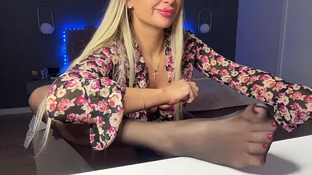 KristalNight online show from February 3, 6:40 am