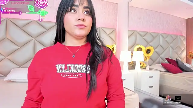 Brenda Garcia online show from November 5, 8:25 pm