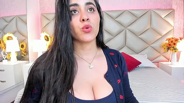 Brenda Garcia online show from November 13, 10:31 pm