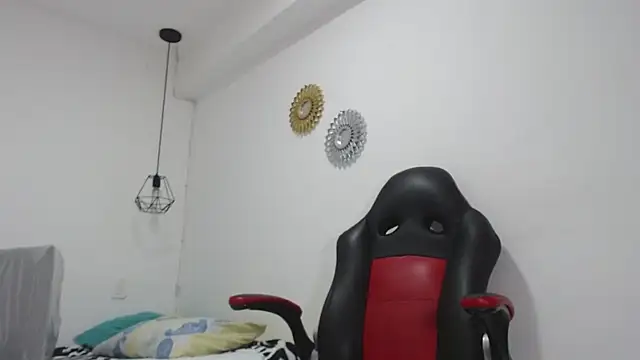 yulia-wolf online show from November 19, 12:10 am