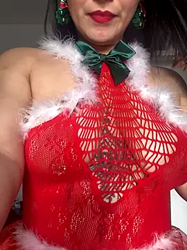 Luccreccia  online show from December 21, 2:10 pm