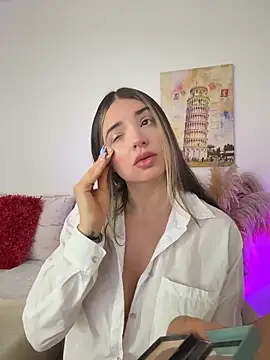 Ashleyjenner  online show from February 20, 12:07 pm