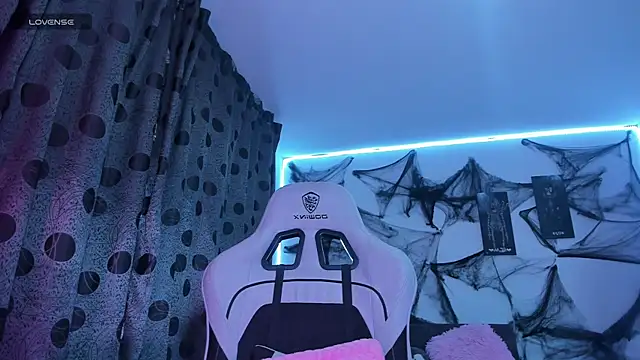 satanbabee online show from November 3, 12:58 am