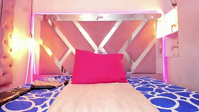 Scarlett-Bonnet online show from January 8, 3:54 am