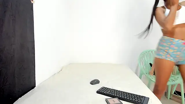 Vicky Freedom online show from April 6, 5:52 am