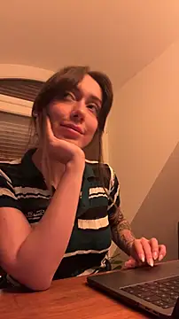 emiliasommer online show from October 2, 7:52 pm