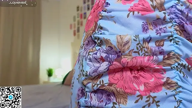 oliviabr0wn0 online show from November 5, 2:39 am