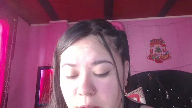 Snapshot of NikkiRous_ chatting on October 3, 2:44 pm NikkiRous online show from October 3, 2:44 pm
