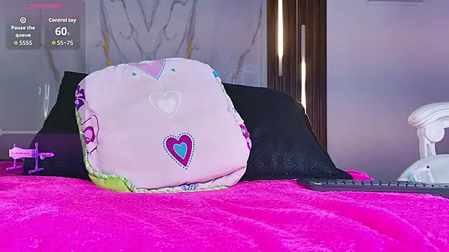 mia 099 online show from April 8, 8:00 pm