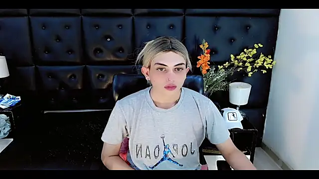 Daniela Pink  online show from February 13, 9:05 pm