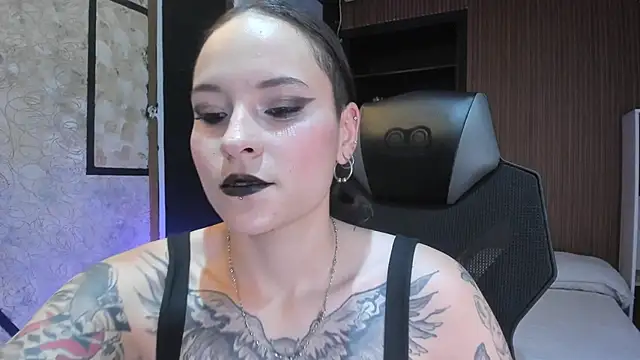 AnnyThompson  online show from April 6, 10:00 pm