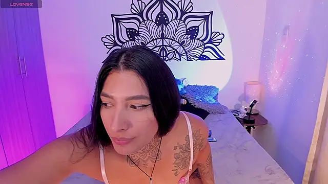 LouaneBourVip online show from May 22, 9:46 pm