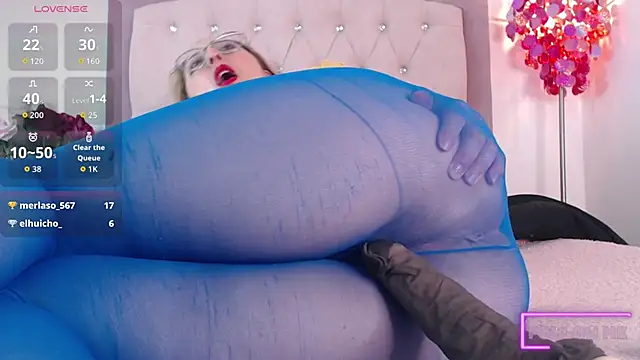 AnnadirtyXo online show from December 19, 6:05 am