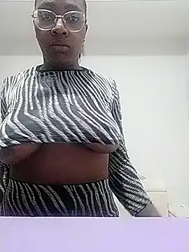 Snapshot of halana_heredia chatting on October 7, 1:37 pm halana heredia online show from October 7, 1:37 pm