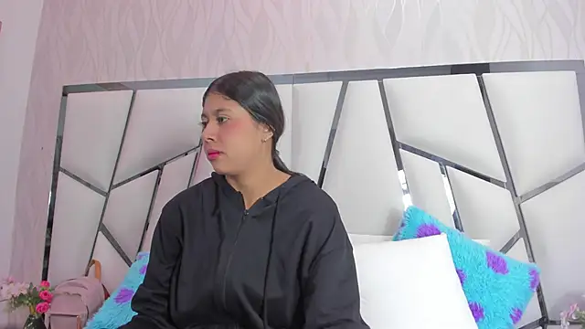  aurora18  online show from April 20, 3:09 am