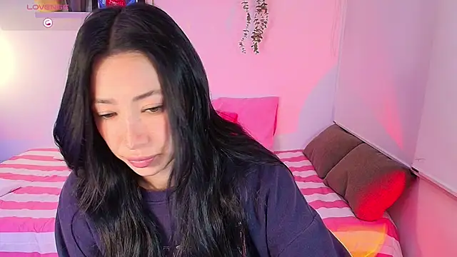 lilyy evanss online show from February 27, 11:59 pm