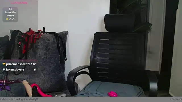 yummy sweet caramel online show from December 13, 7:53 pm