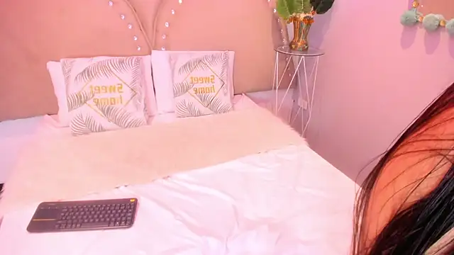 Miia Thompsonn online show from September 11, 3:29 am