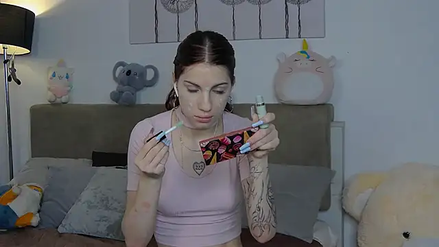 CassKiera online show from September 25, 5:17 am