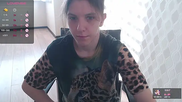 Snapshot of LisaHeart chatting on September 22, 1:31 pm LisaHeart online show from September 22, 1:31 pm