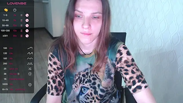 Snapshot of LisaHeart chatting on September 11, 4:29 pm LisaHeart online show from September 11, 4:29 pm