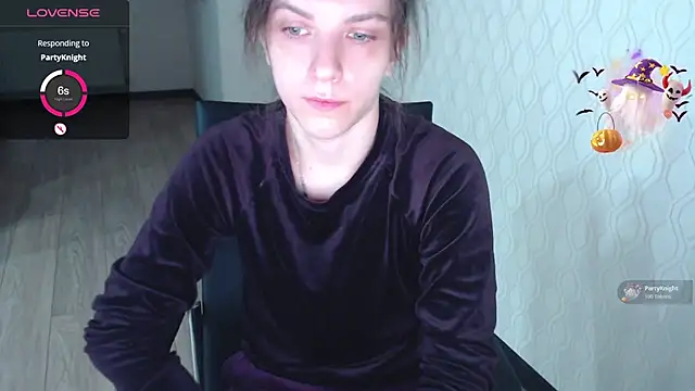 LisaHeart online show from November 1, 2:10 pm